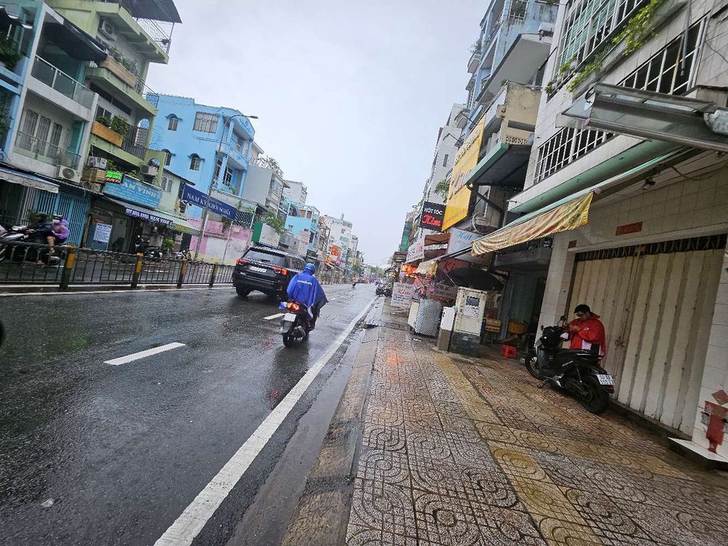 The owner rents two-thirds of Hàm Nghi, 134 Bến Nghé at 150 million a month.