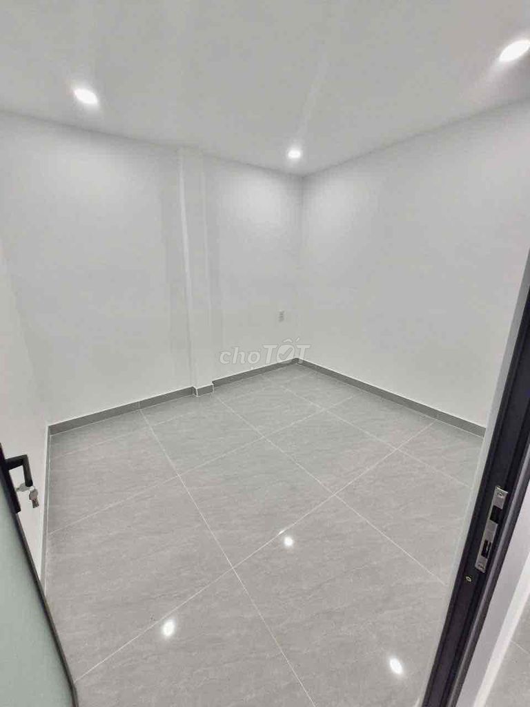 The new house is 100% 4x16 mm of toilets (2 bedroom) 4 meters of automobiles. 1/ Đỗ Nhuận, Tân Phú