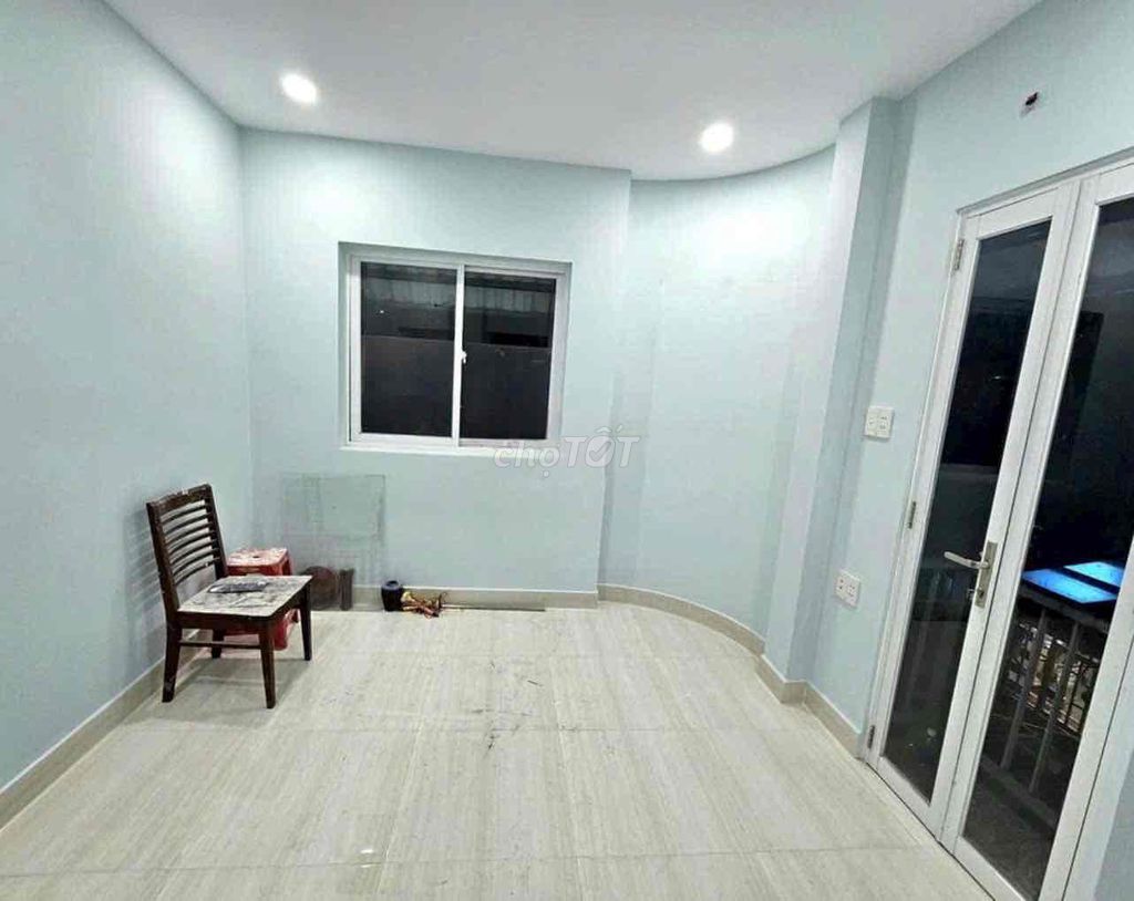 The base is 1 .2 floors Pasteur District 3 . 2 bedroom 2 ready interior toilet