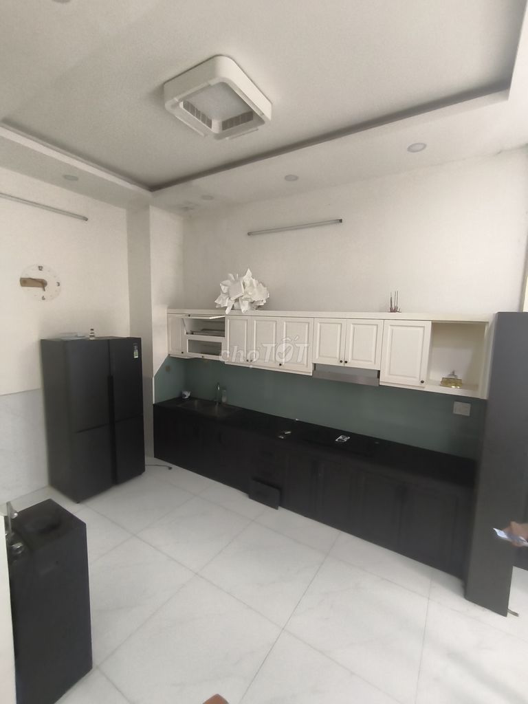 Four bedrooms. Three toilets in 146 Lã Xuân Oai, District 9