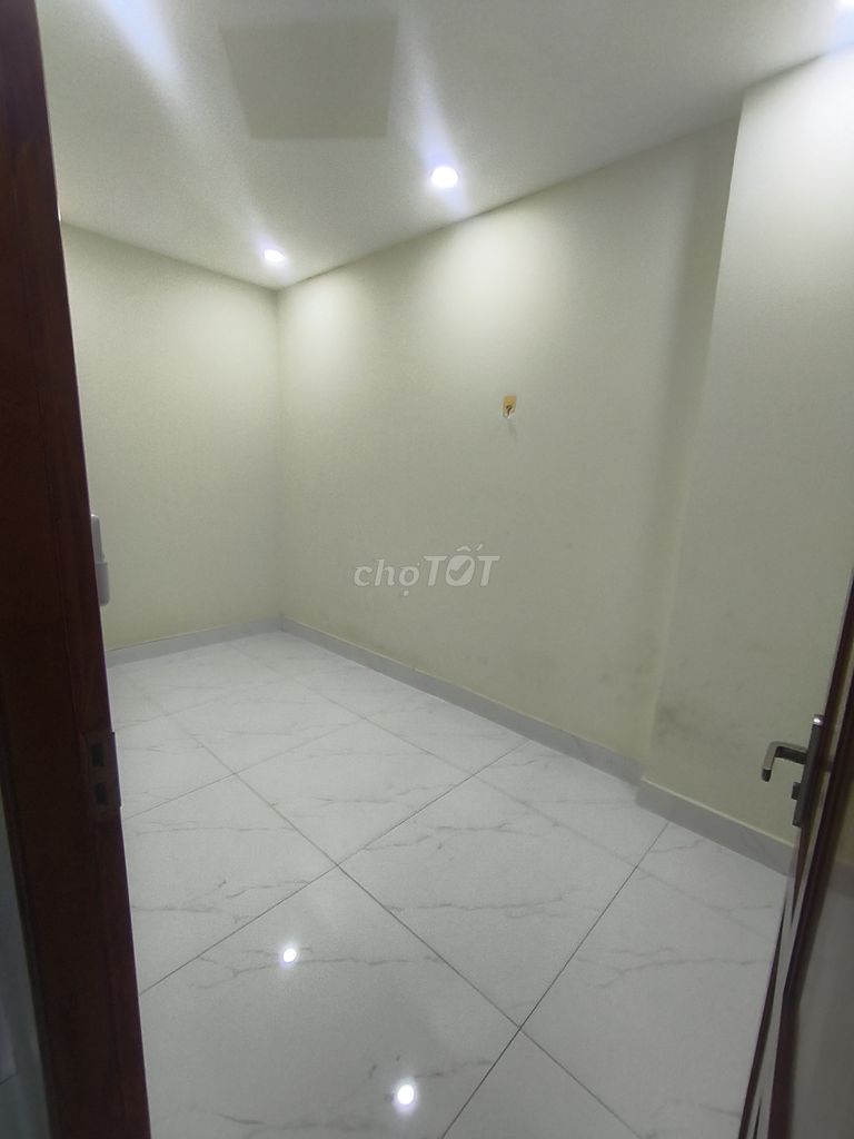 Four bedrooms. Three toilets in 146 Lã Xuân Oai, District 9