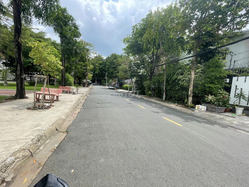 Renting the entire số 3 district of 6,12 x 18 meters, 3 plus, 40 million.