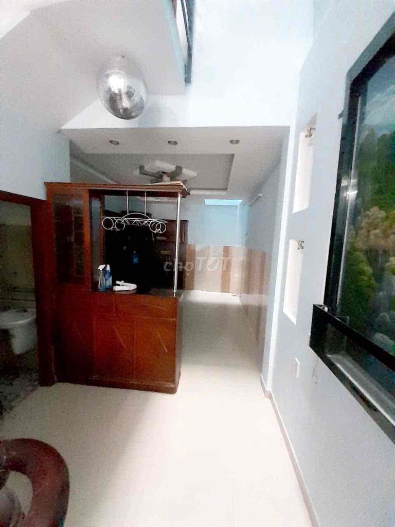 The 6th Street of the Nengundu. 4 x16 meters 3rd floor bedroom, 4 value toilets.