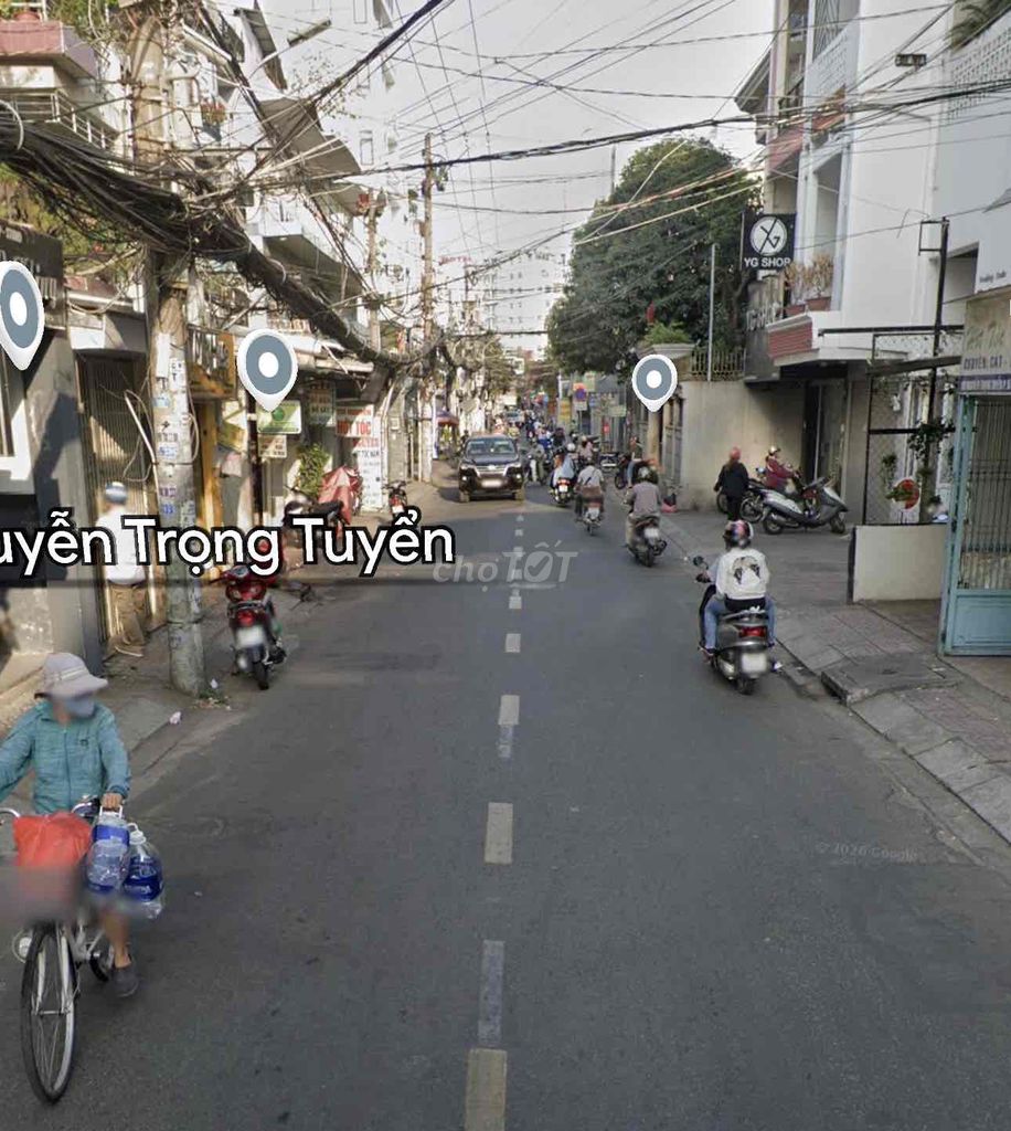 Renting Phú Nhuận front house