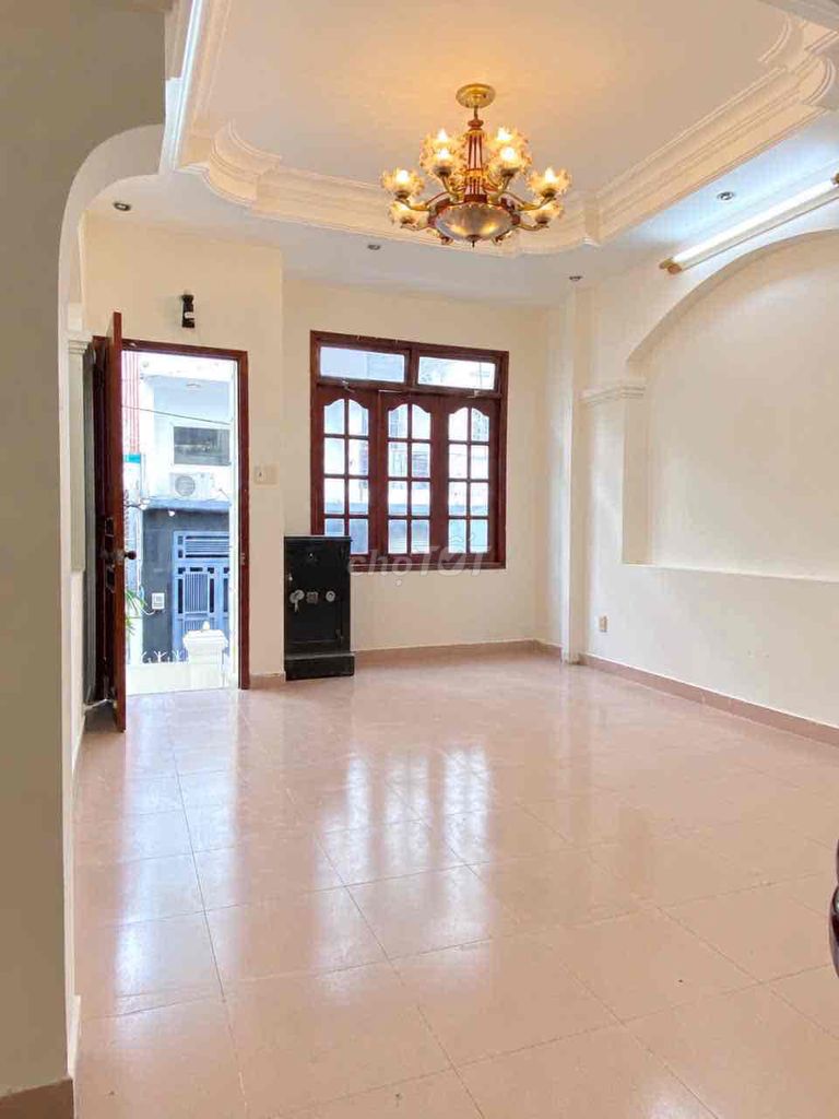 The whole hxt 4*18 Princes, 3 bedrooms 3 toilets, T Ping