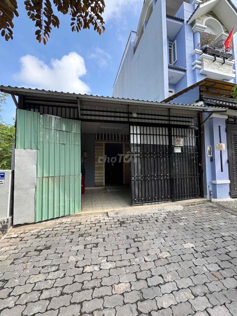 Rent 4th grade house-- 207 spring billionaire, Nhà Bè