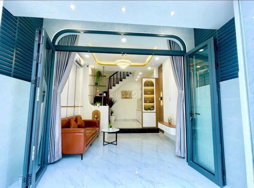 Rent a four-story Nguyên Hồng, Q.Bình Thạnh, full interior