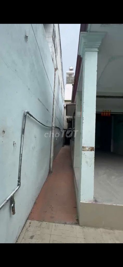 Rent the house, fit the warehouse, business 50 M's off the main road