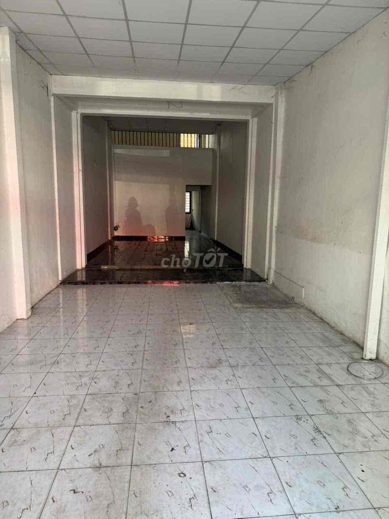 Rent a 4 x31 m cash house.