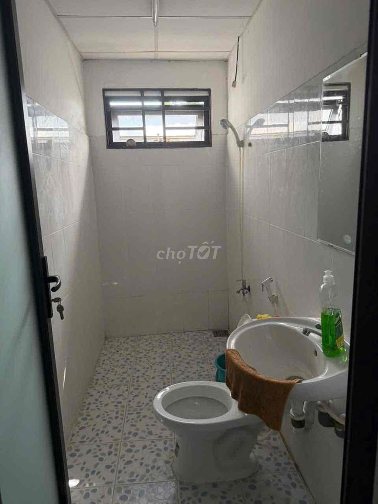 Rent a 4 x31 m cash house.