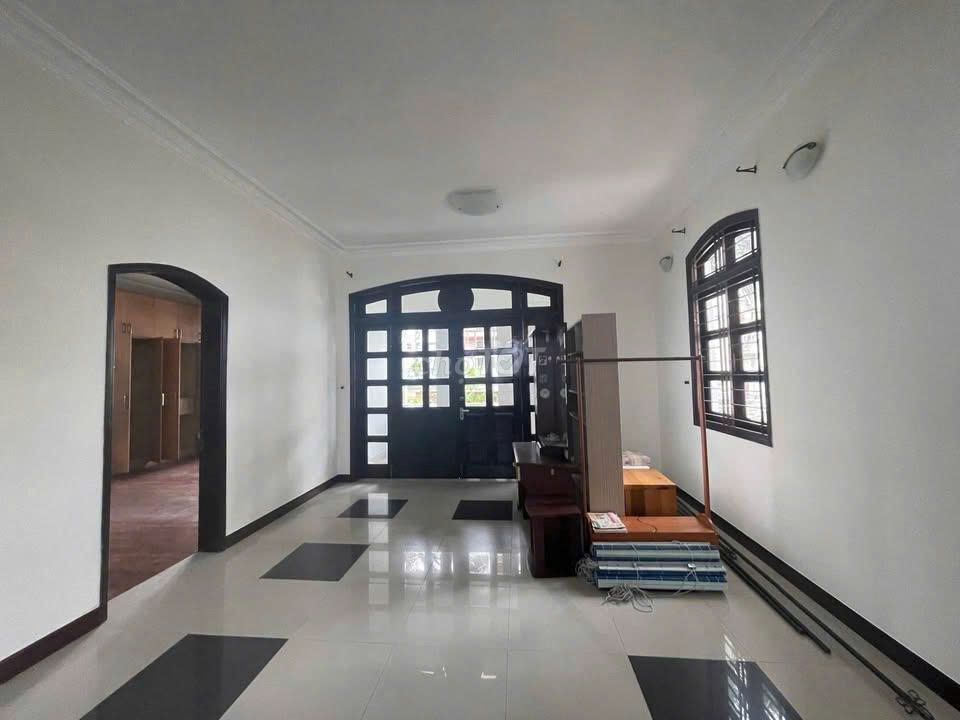 Rent the villa 1073/6 cmt8, qtb – 16 X16 M, with vaults, 75 million.