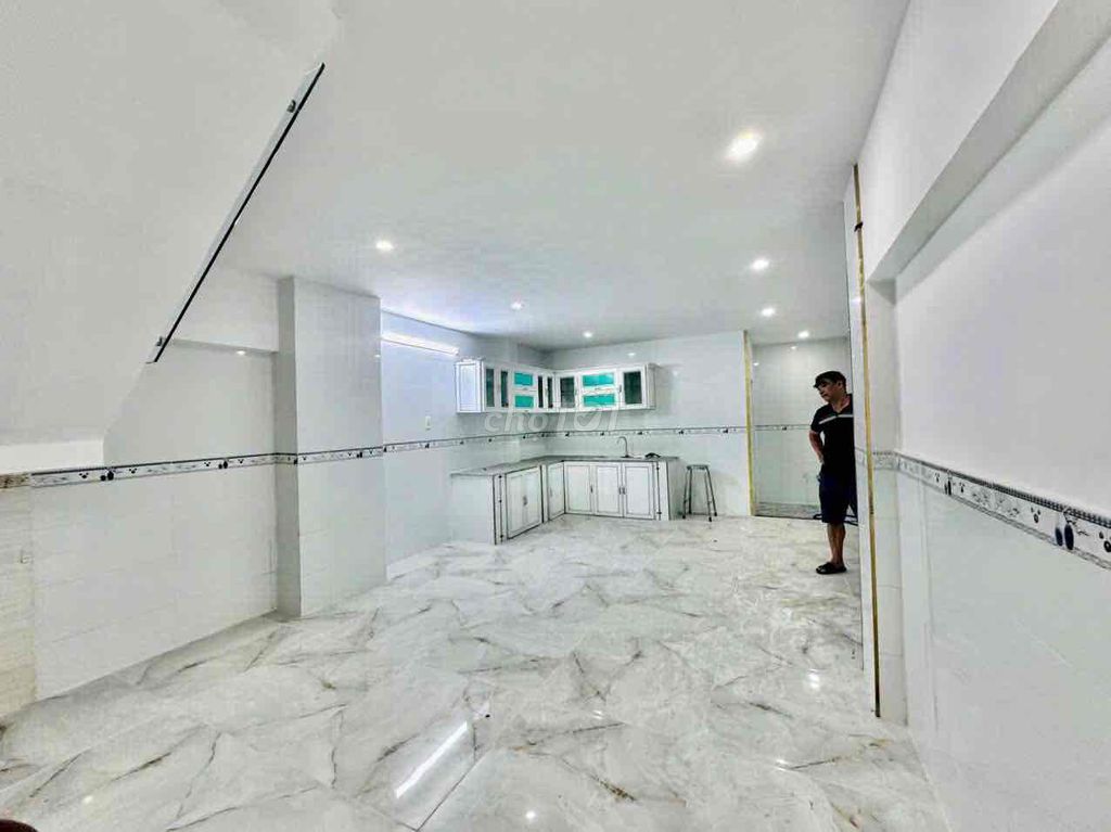 Hire the beautiful House named 5 x 18 Bình Tân