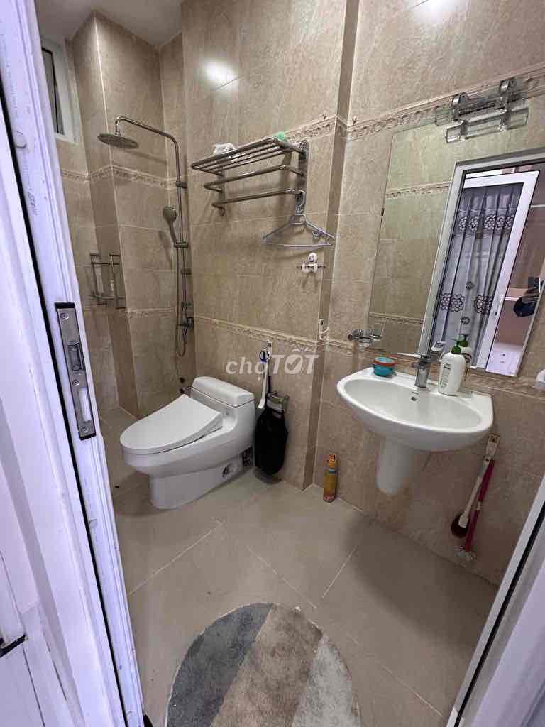Full interior - opposite aeon - the Tên Lửa million shower pool
