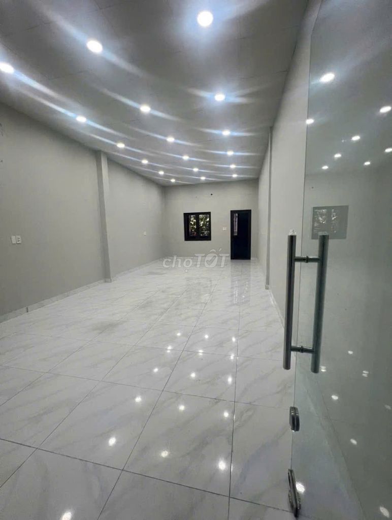 Rent a 28 Trần Quang Khải District 1 - 4,2 X17 M