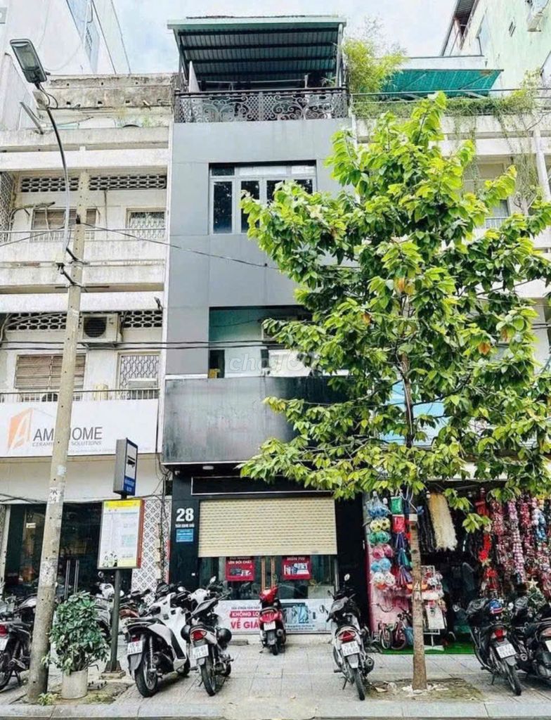 Rent a 28 Trần Quang Khải District 1 - 4,2 X17 M