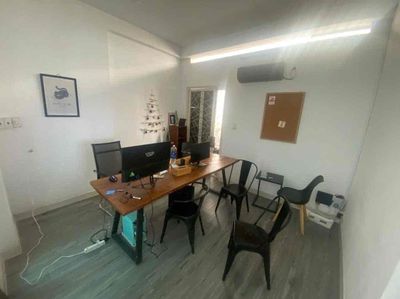 Hoa Lan 4th floor 5 bedroom, 38 million a month.