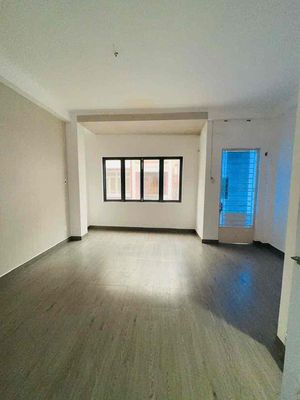 Hoa Lan 4th floor 5 bedroom, 38 million a month.