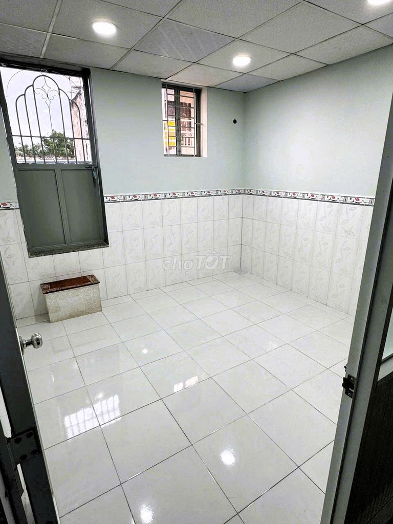 Renting the whole house right here at Ping Zhao, near Law University