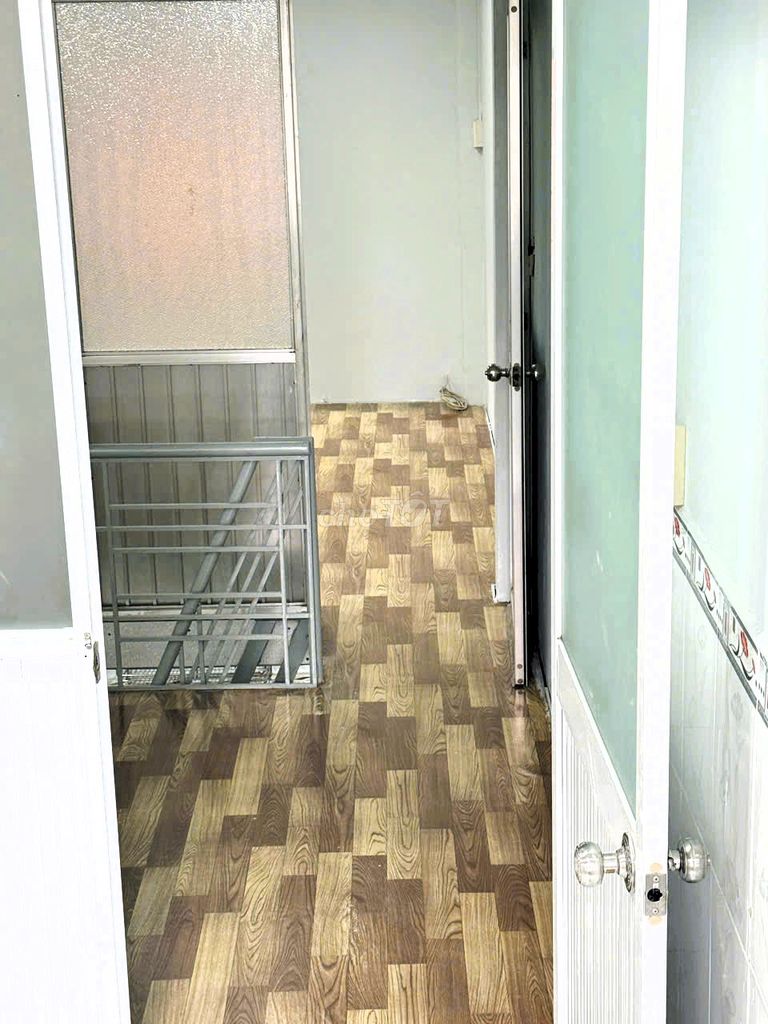 Renting the whole house right here at Ping Zhao, near Law University