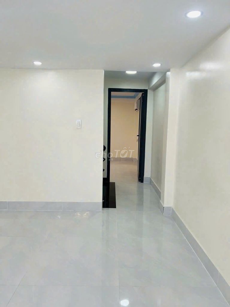 Lạc Long Quân cash renter. Free business.