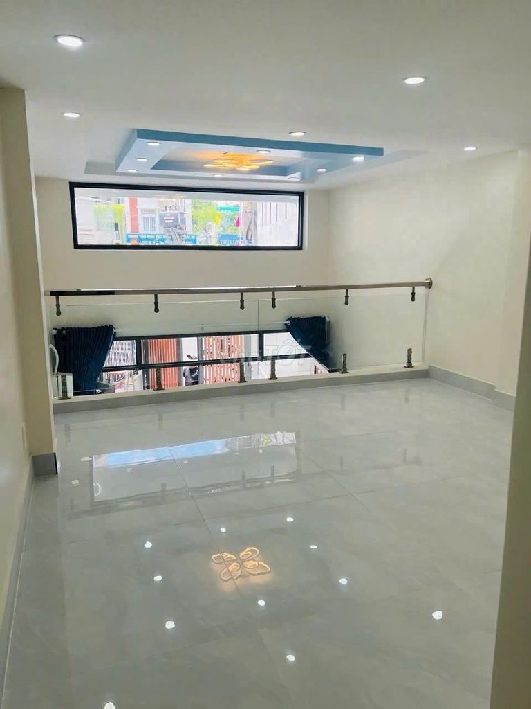 Lạc Long Quân cash renter. Free business.