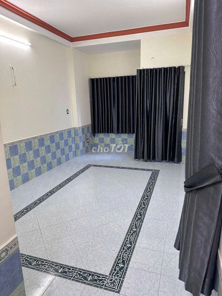 Xóm Đất Rent House in 11th.
