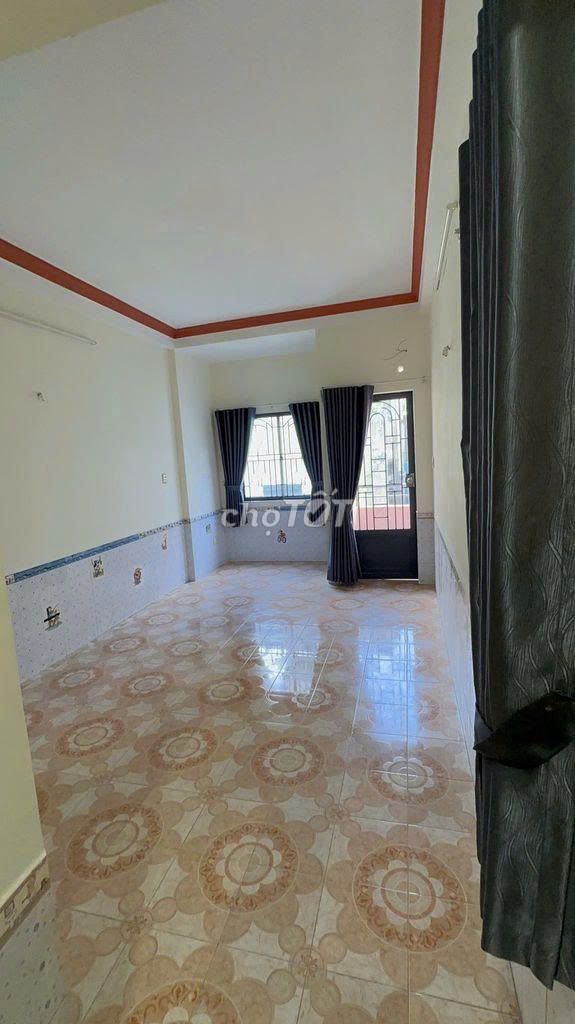 Xóm Đất Rent House in 11th.