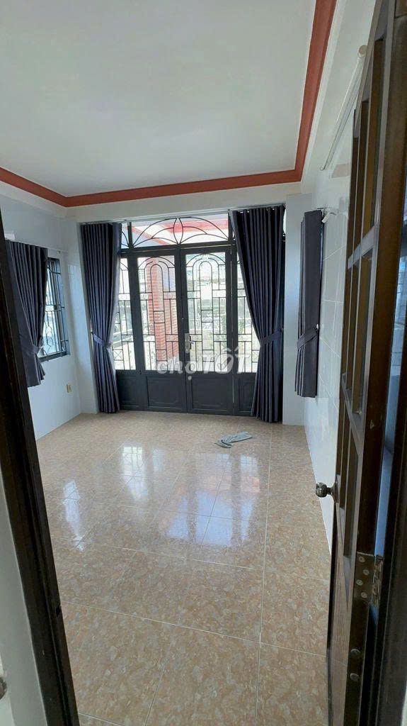 Xóm Đất Rent House in 11th.