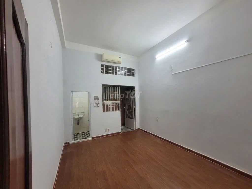 Front house A4 K300.