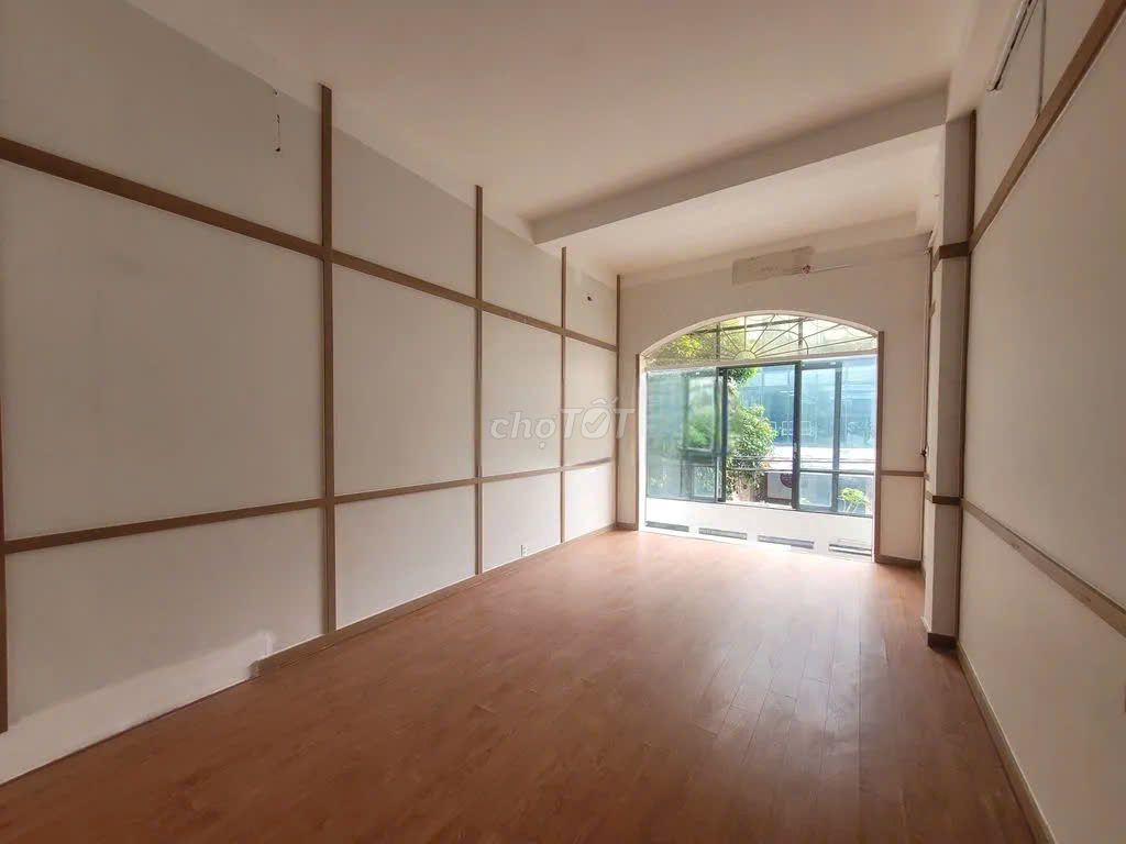 Front house A4 K300.