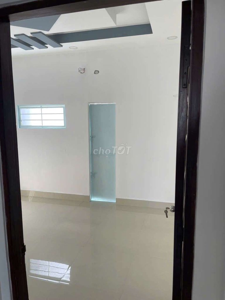 Room 2 Phạm Phú Thứ.