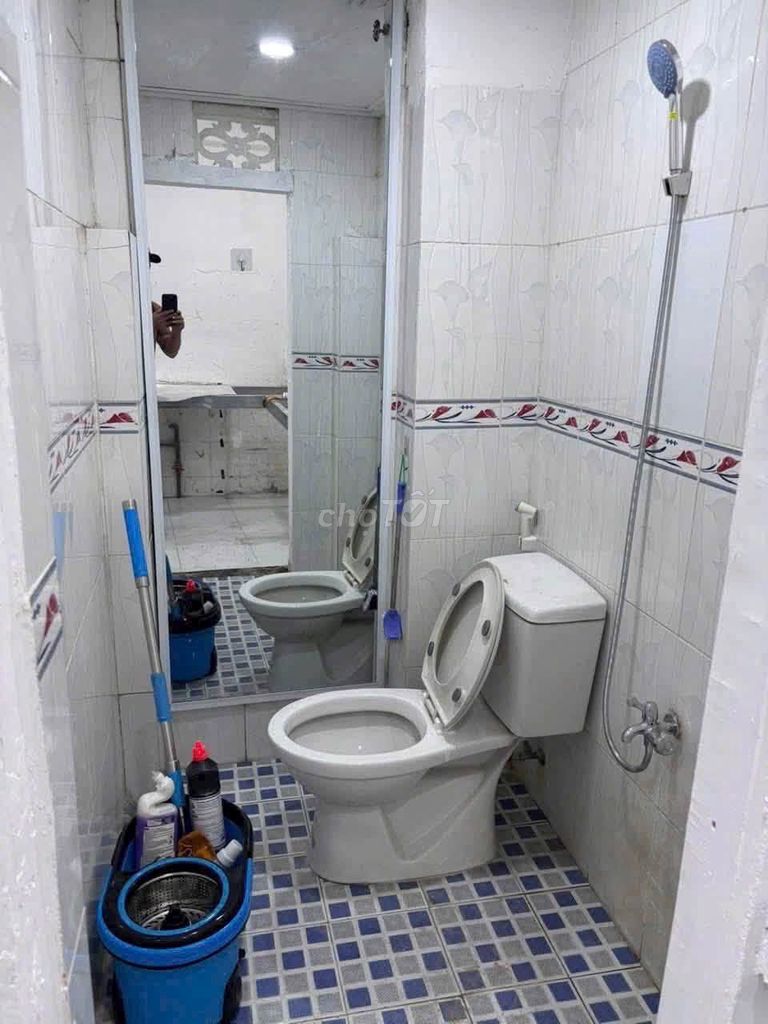 Rent the entire apartment.