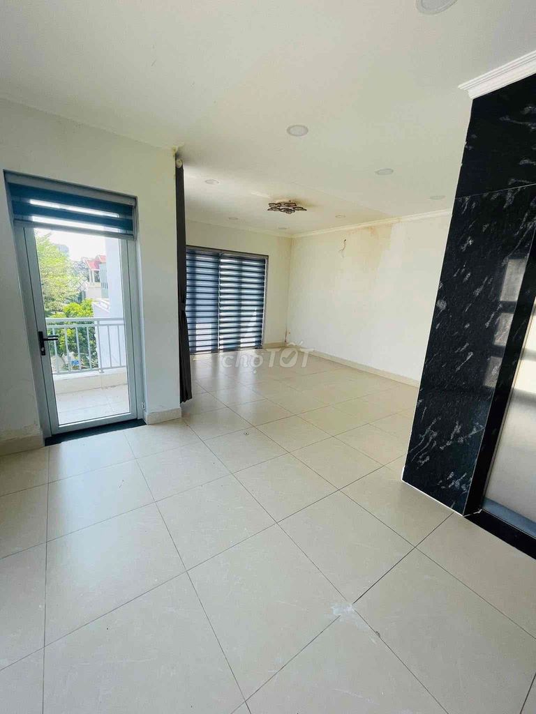 The Lavern House 1 ground 2th floor 8 x 20 4 bedroom - 72 Dương Đình Hội, Phước Long B District 9