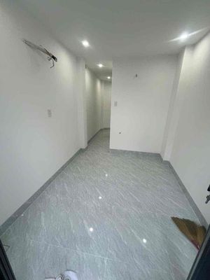 Rent a cash house in Central Six.