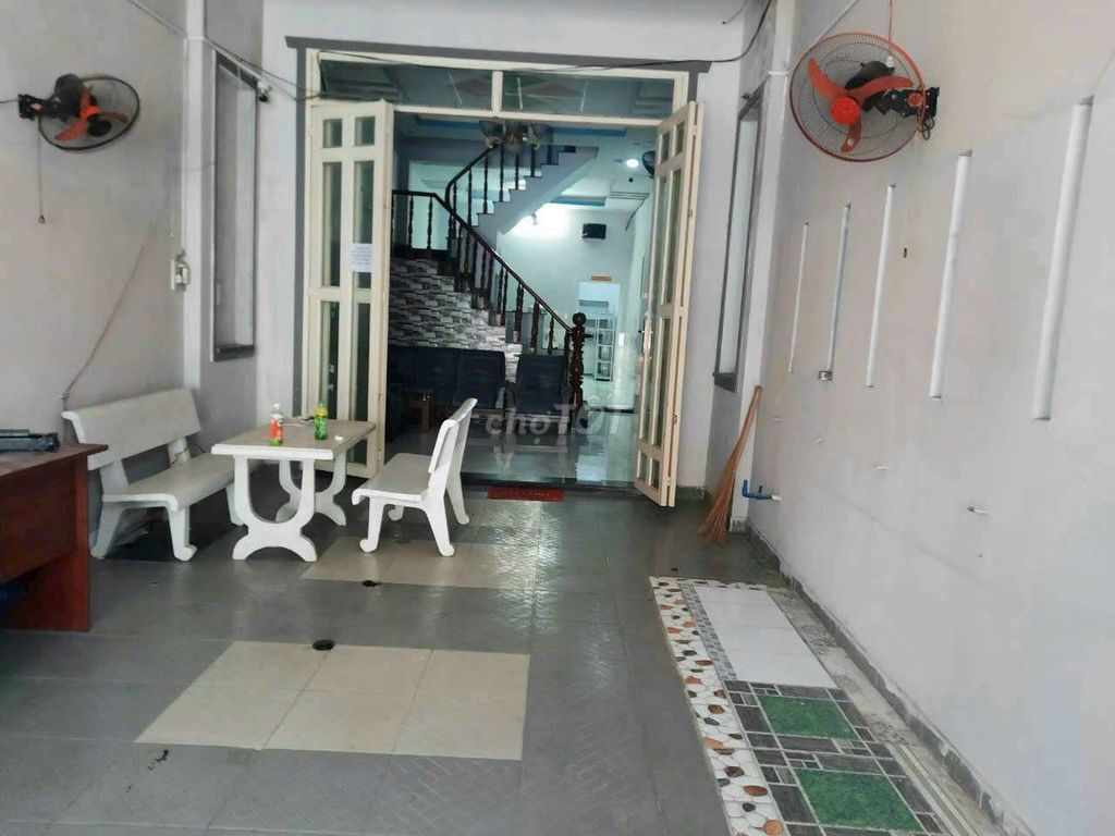Renting the entire Mt Thạnh Xuân 37.