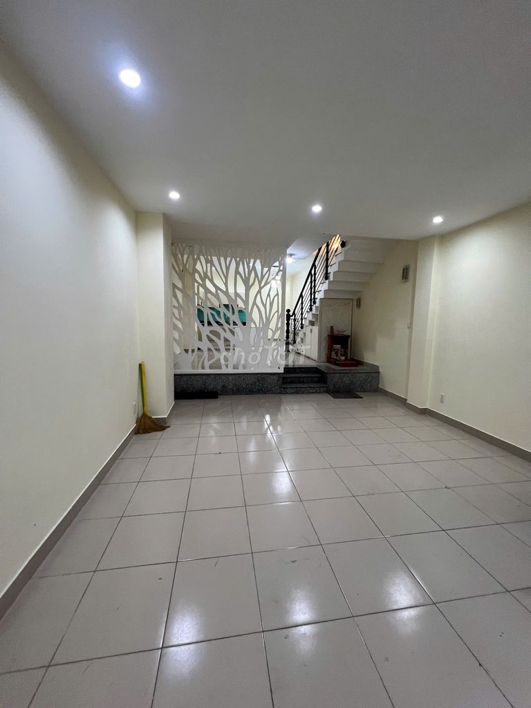 Beautiful clean home, open-source design, broad yard, An Phú, District 2.