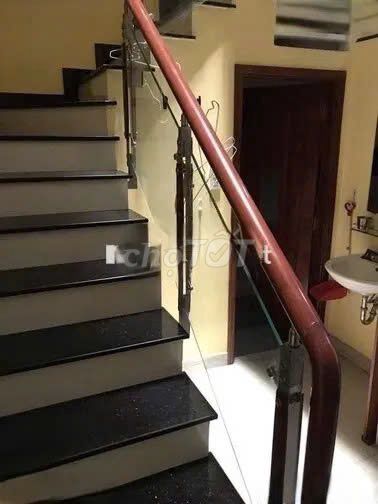 Trần Quang Diệu rental place. Four bedrooms with air conditioning.