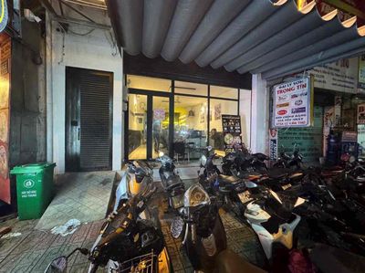 To rent the former canary in front of the Lê Văn Thọ-711.