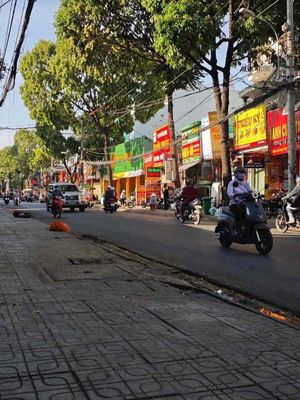 To rent the former canary in front of the Lê Văn Thọ-711.