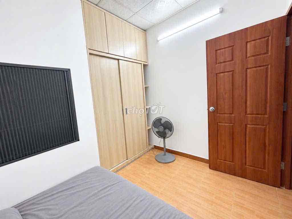 Renting the entire district of 4-- 3 bedrooms, 3 toilets, with a rooftop