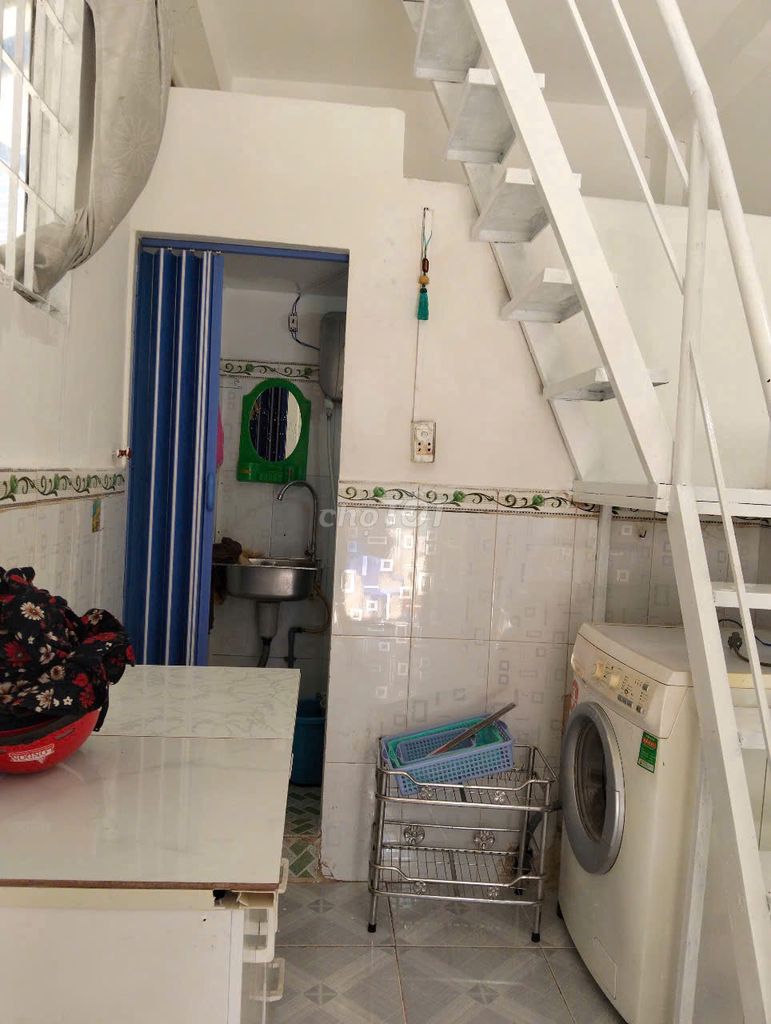 Two Bình Thạnhst county bedroom.