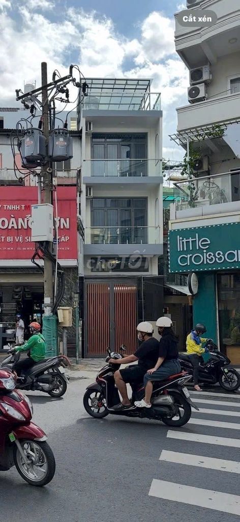 - Lạc Long Quân front 4 x 16 meters 5 bedroom