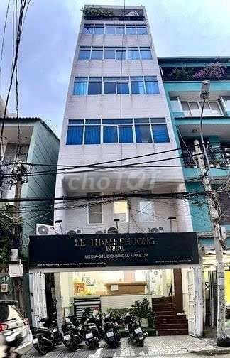 8 stories near District 1. It's right here in Japan. It's only 50 million.