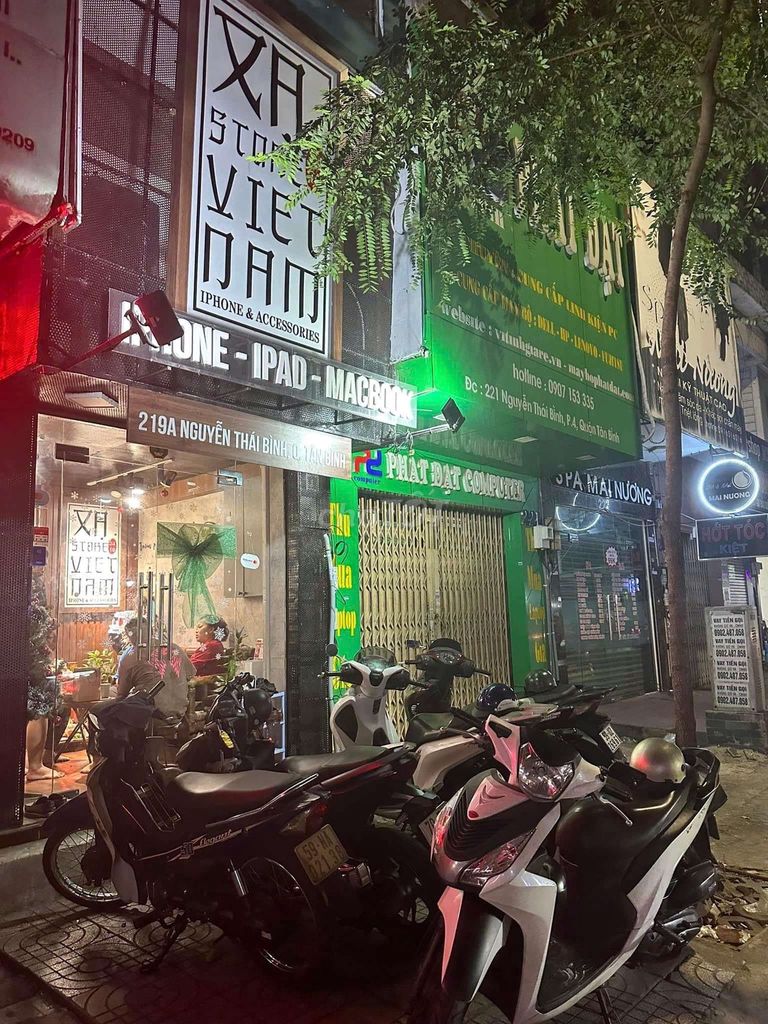 3 floors Nguyễn Thái Bình. It's only 15 million.