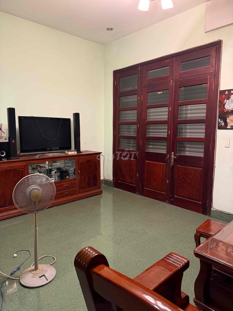 Rent house hxt across 6 M angle 2 to the emperor -Văn Chung, tb