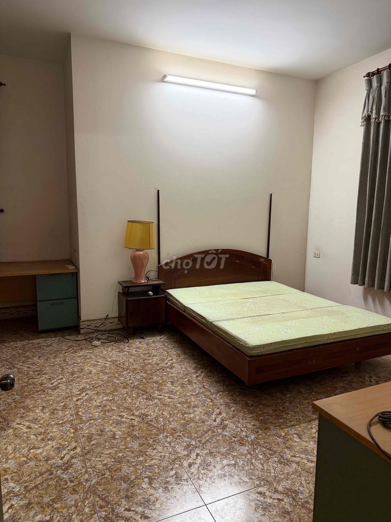 Rent house hxt across 6 M angle 2 to the emperor -Văn Chung, tb