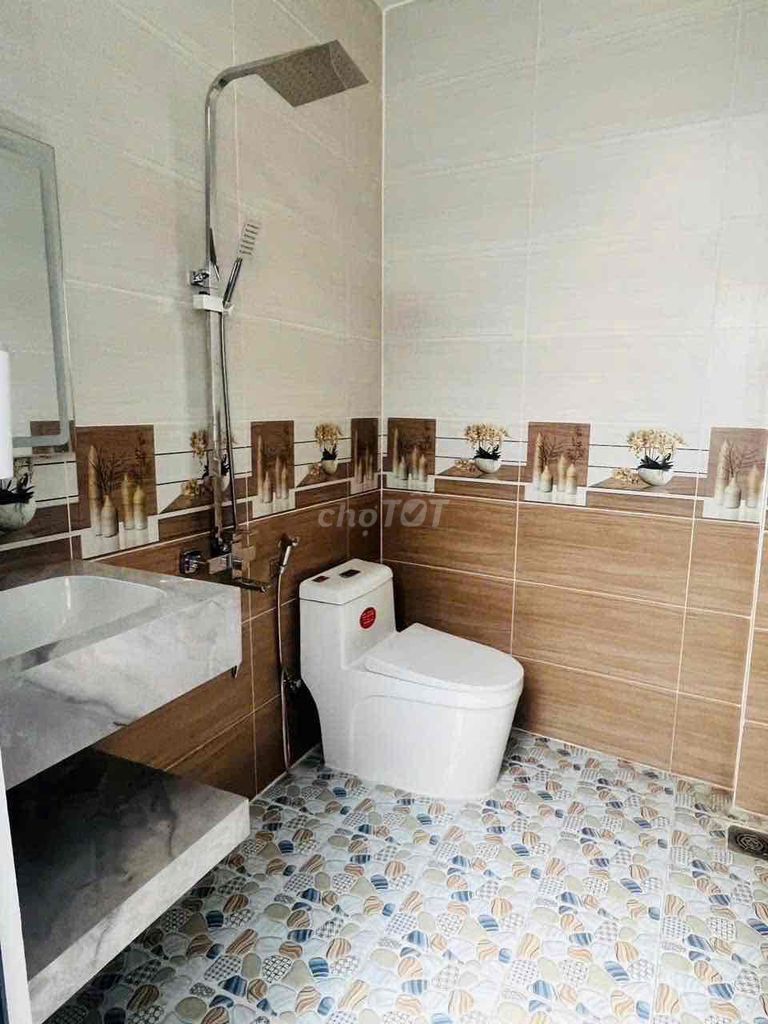 3 fourth floor bedroom 4 full-intent bathroom 6 meters of suitable passage and KENYA vpty