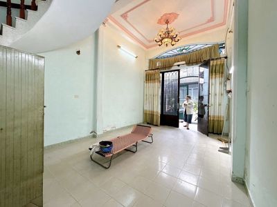 Renting Tân Sơn Nhì 7 M through: 4 X 16 M cast 3 panels