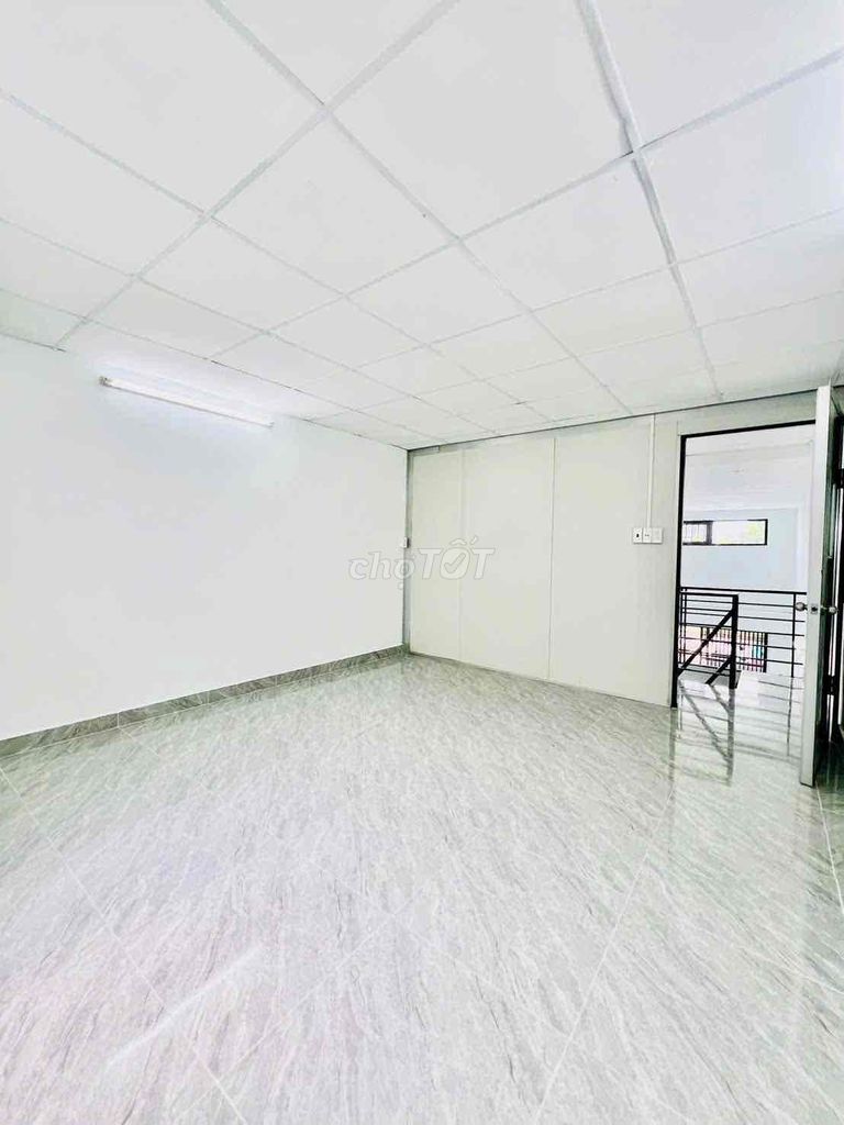 Let's rent a four-foot-one-thirty-five-five-five-five-two bedroom. A TKK toilet.