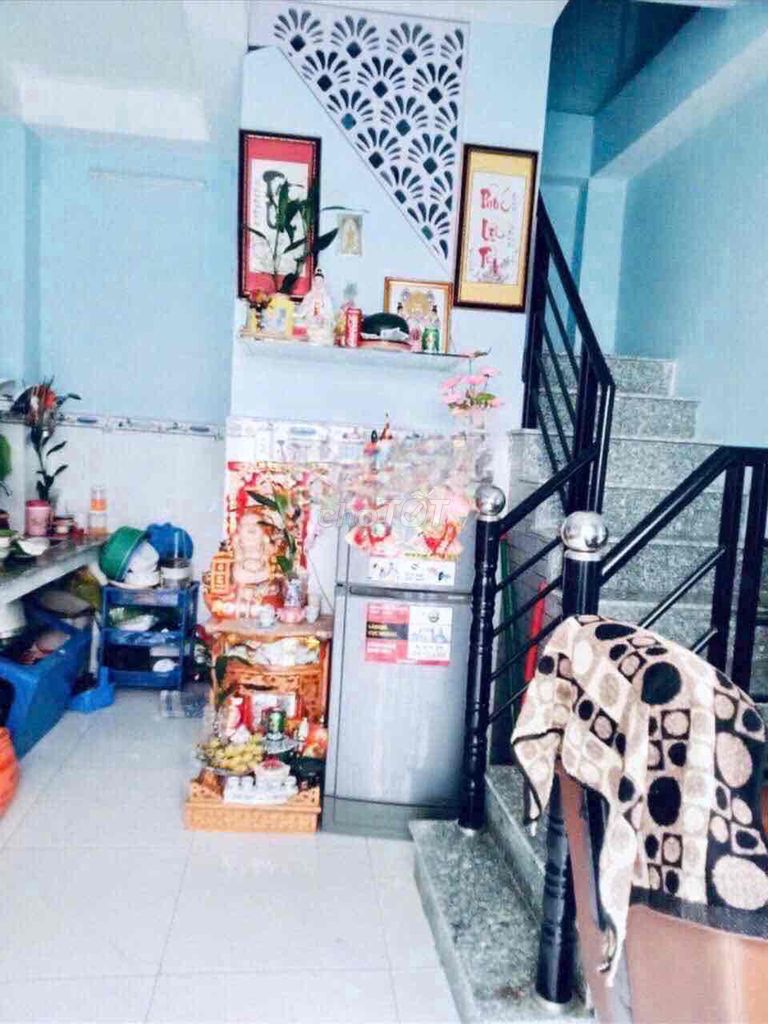 Let's rent the whole place.